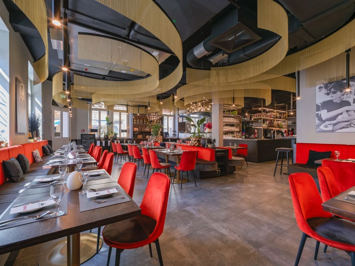 Ein Bild der Einrichtung des Restaurants.